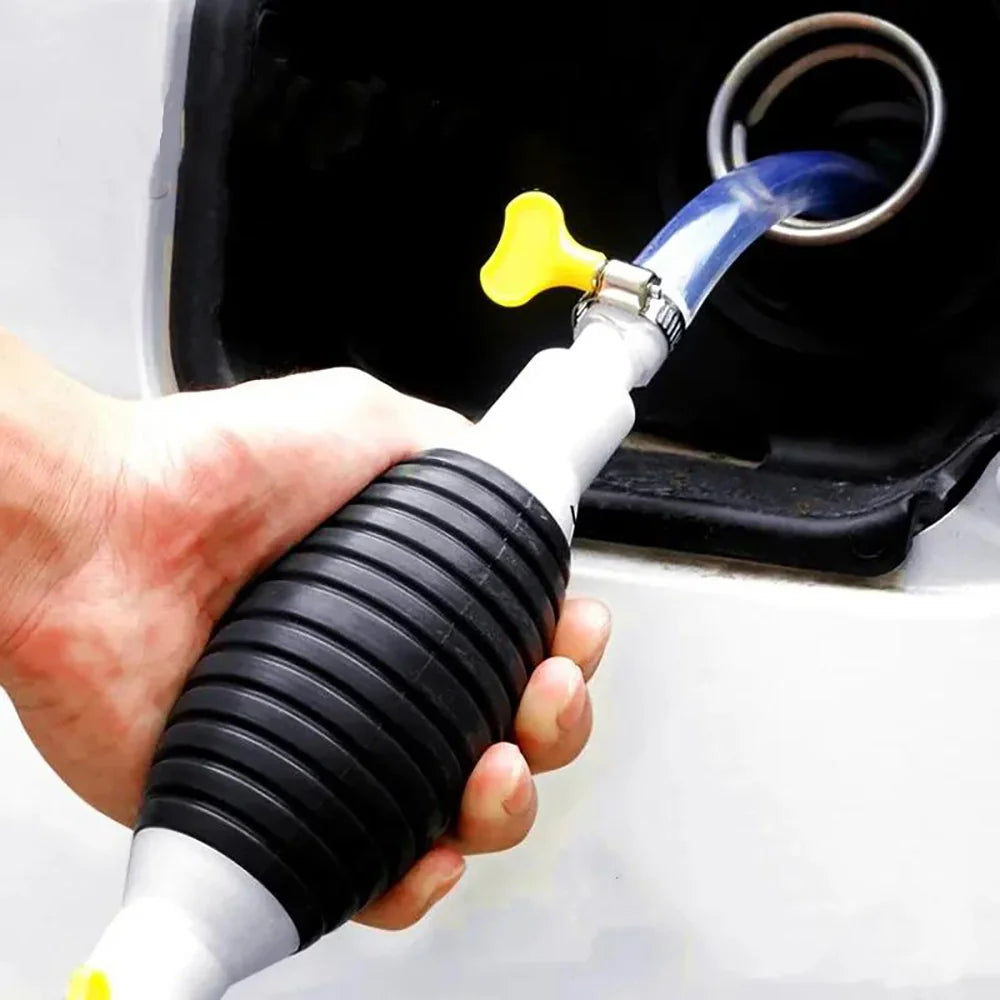 Pompa transfer lichide folosită la rezervorul unei mașini